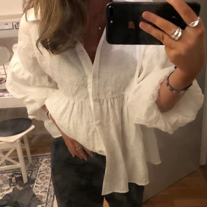 Skjorta ifrån Zara - Blus/skjorta från Zara.