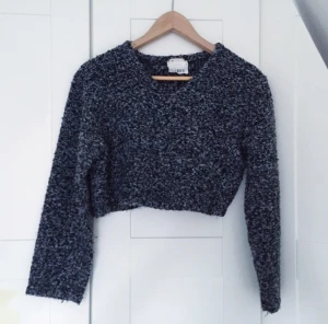  - långärmad croptop i mysigt material