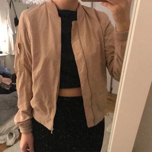 Höst och vårjacka (rosa beige)  - Knappt använd, från zara 💓Frakt är: 