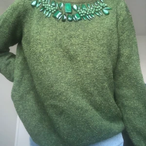 Grön tröja  - FRAKT INGÅR INTE I PRISET!