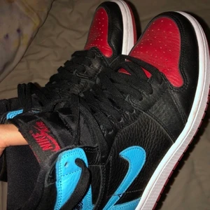 Jordan 1 retro high from UNC to Chicago - Storlek 38,5, använd nån enstaka gång - som nya! Box och kvitto finns.