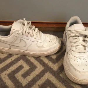 Nike - Nike skor som knappt är använda! 22cm i innermått.