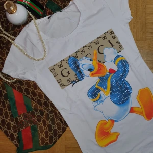 T-shirt - T-shirt är mycket bra kvalitet ... Snygg, modern ungdom .. T-shirt passar olika storlekar .. Jag kan skicka till vilken stad som helst .. Du betalar för frakt