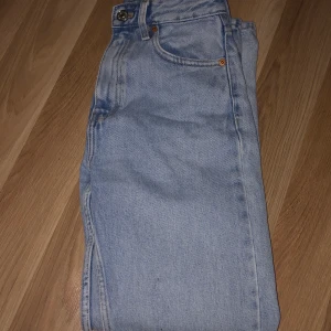 Zara jeans  - Super fina men kommer inte till användning från zara storlek 34. Fint skick 