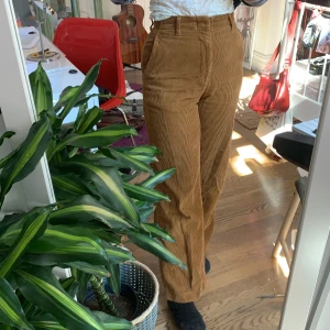 Manchester byxor - Säljer dessa super fina Manchester byxor🌟 hör av we vid frågor! Eventuell frakt tillkommer🥰🥰