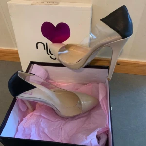 Nly klackskor  - Helt oanvända superfina klackar i str 36                                        Möts upp i Göteborg, annars står köparen för frakt 