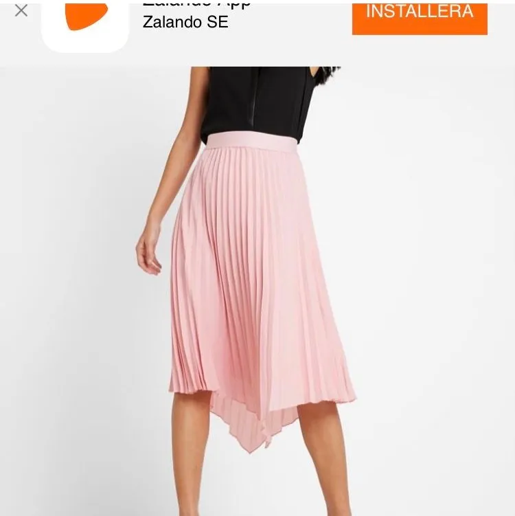 Säljer denna superfina ljusrosa kjolen från Saint Tropez. Köpt för 600 kr förra sommaren, aldrig använd. Säljer den nu på grund av att den inte kommit till användning. Storlek M men passar S-L. 💗💗priset är exklusive frakt!!. Kjolar.