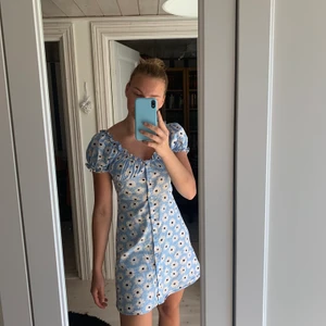 Klänning från Gina tricot  - Jättesöt klänning från Gina tricot som tyvärr inte kommer till användning