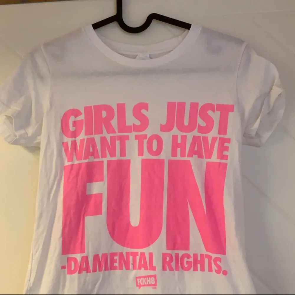 feminist tröja. T-shirts.