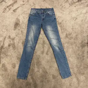 Cheap Monday Jeans i storlek 30/34!