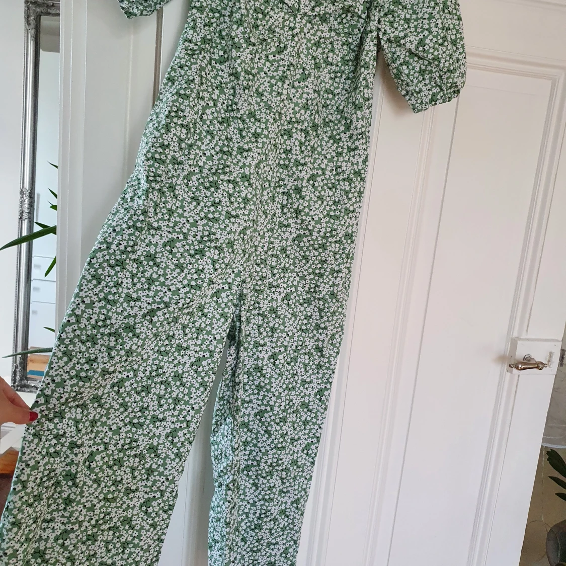 Jumpsuit med puffärm - 90
