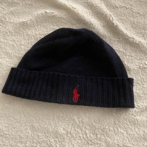 Ralph lauren mössa - One size, i bra skick!🤩 nypris 500kr 