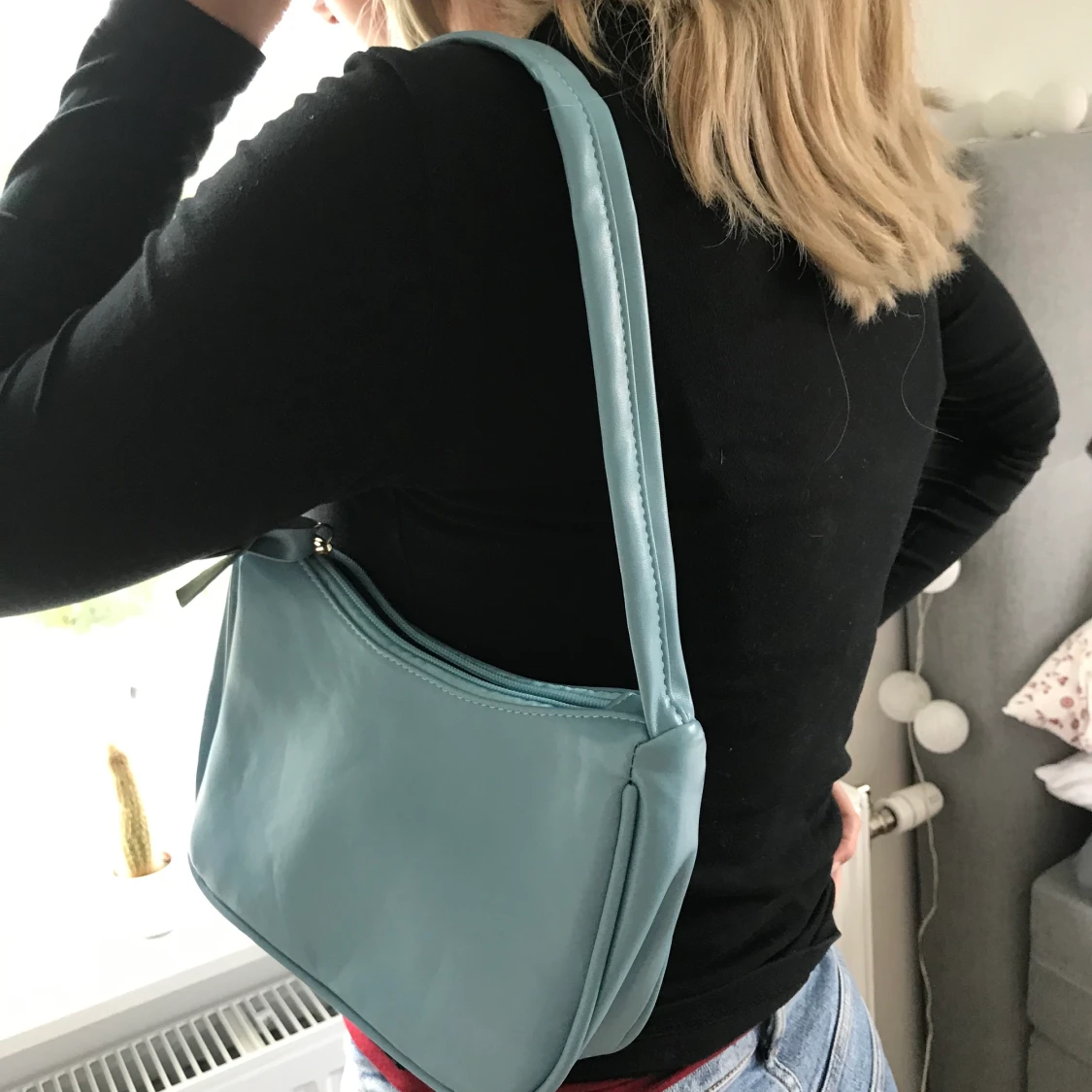 Ljusblå väska - 90