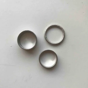  - 3 silver-glittriga ringar för 10kr  + frakt (9kr) 