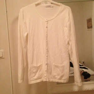 Söt kofta med "diamantknappar"  - Söt kofta med "diamantknappar" 