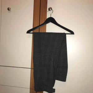  - Jätte snygga kostym byxor från Zara! Säljer eftersom de är för korta för mig🤪🤩