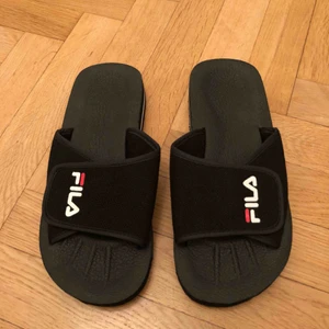  - Fila tofflor storlek 38 oanvända. Möts upp i Stockholm eller postar, köparen står för frakt. 