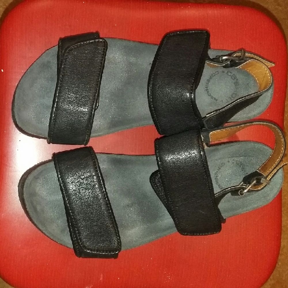 Supersköna fotriktiga sandaler | Plick Second Hand