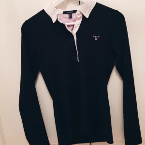  - Rugby tröja från Gant, knappt använd🌸