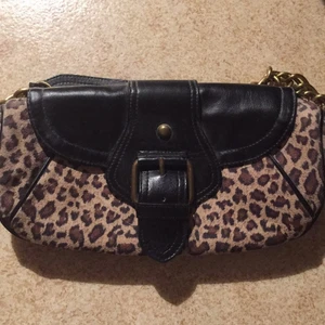  - Leopardhandväska från Lindex.