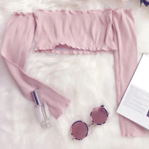  - Fin off shoulder tröja i mkt liten storlek. Gammelrosa från Zaful, endast provad men var för liten.  Frakt 30 kr tillkommer