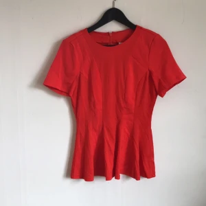  - Top från Monki, endast provad 👩🏽inklusive frakt