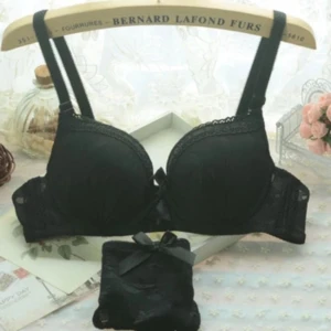  - Helt nytt
1 behå+ 1 underbyxor
Frakt : 25kr

