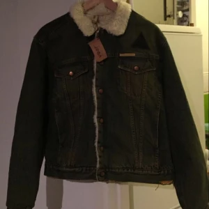  - Fodrad jeansjacka från Ted baker. Ny. Lapparna är kvar.