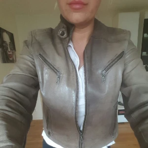  - Äkta skin jacka från MQ