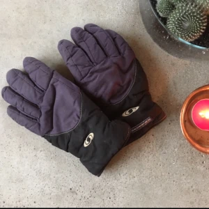  - Gore-tex vantar från Salomon. Använda men hela och rena! 