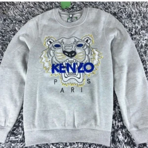  - Helt ny Kenzo Tröja.