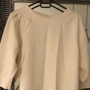  - Gullig tröja köpt från Lindex. Pris 50kr