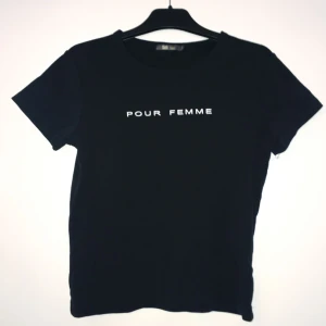  - Cool tisha, frakt inkluderat i priset! 🌸