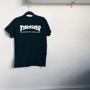  - ÄKTA thrasher t-shirt, knappt använd. Köpare står för eventuell frakt! :))