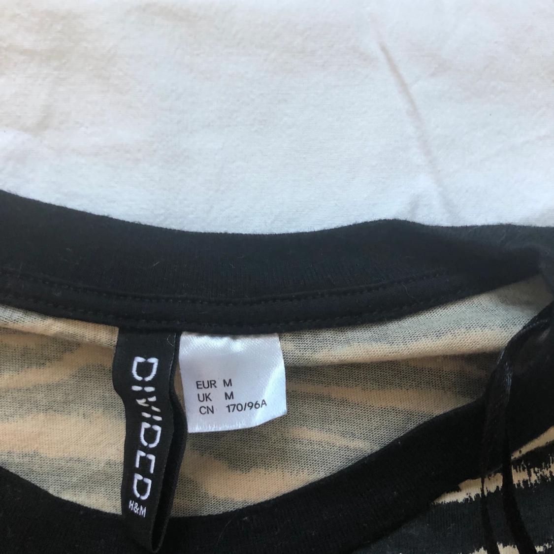 Mönstrad T-shirt!  - 90