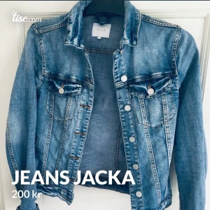 Jeans jacka  - Jeans jacka från vila 