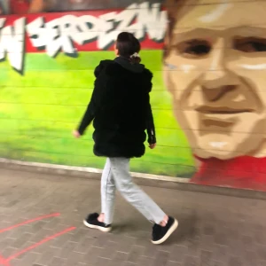 Päls väst - Päls väst i storlek s. Sparsamt använd. Köparen står för eventuell frakt. 🥰