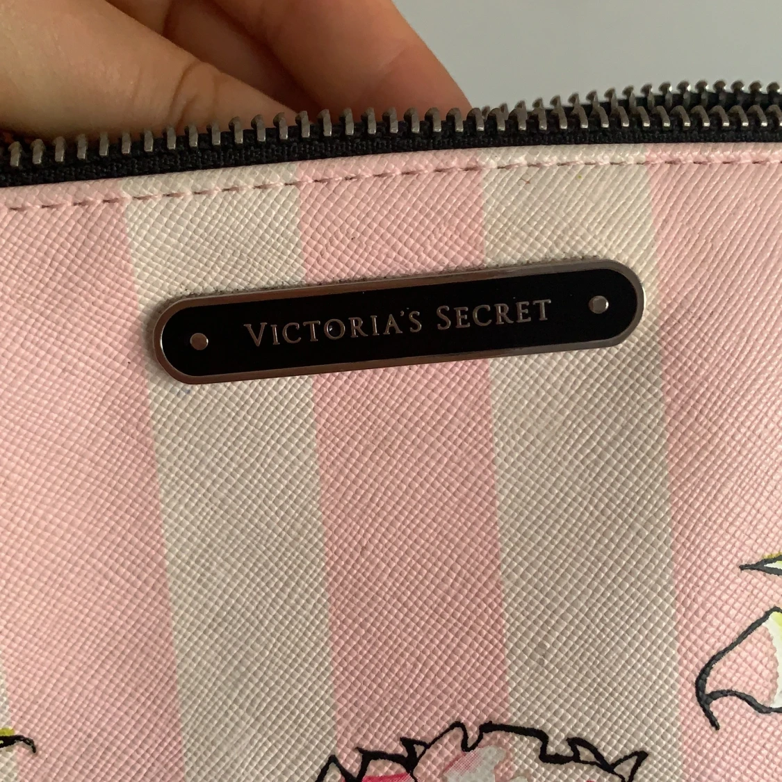 Victoria’s Secret  - 90