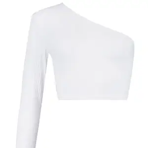 Jättefin one shoulder tröja i nyskick. Färg vit. Köpt från boohoo. Inte använd. 50 kr+frakt💕strl 34 (xs)