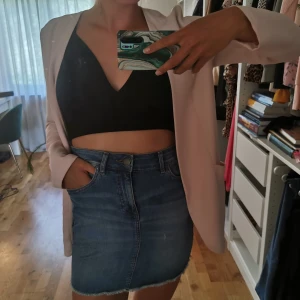 Kavaj - Fin kavaj från GinaTricot 💕💕 storlek 34. 200kr och då ingår frakt 💖