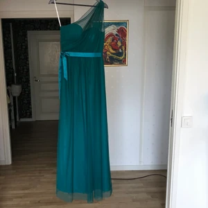 Forest green gown from Mascara - Mascara tulle evening gown in forest green. Worn perhaps a handful of times since it was bought in 2015. In excellent condition. Size 36. 
