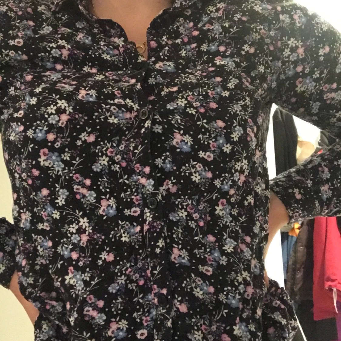 Blommig skjorta strl SX & S