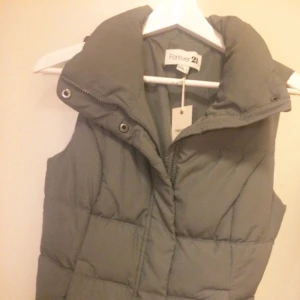  - New with Tag Forever 21  Color: Grey  Meet ups: TC / Kista Galleria