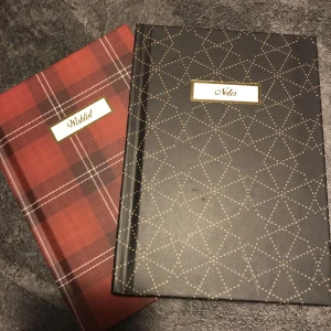  - 2 jättesöta böcker en wishlist och en notes. Jag har inte skrivit någonting i dom. Bra skick Swish går bra köpare står för frakt