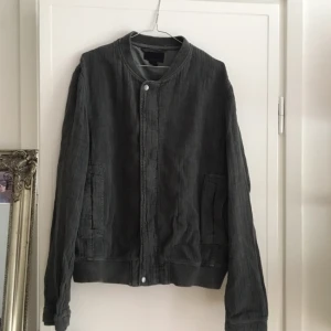  - Grön bomber tröja 