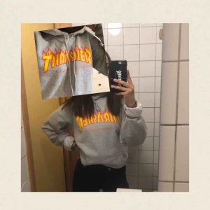  - grå thrasher hoodie (givetvis äkta) || köpt för 949kr på hollywood || 500kr + frakt || kontakta vid intresse 🧡