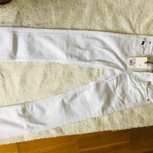  - Helt nya tiger jeans