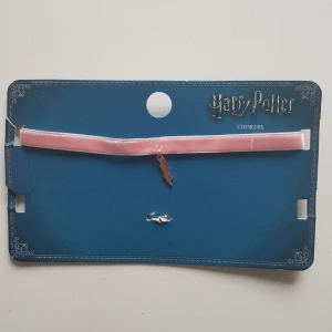  - Oanvänd choker, Harry Potter- motiv Skickar endast, frakt tillkommer