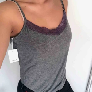 Linne - Pyjamas-linne från Twilfit. Oanvänd, endast provad och prislappen sitter fortfarande kvar. Supermjukt material!!  Passar även personer i storlek S. Betalning sker ENDAST med SWISH! TRYCK INTE KÖP NU!