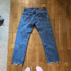Levis 501, avklippa jeans Stl. 30/30